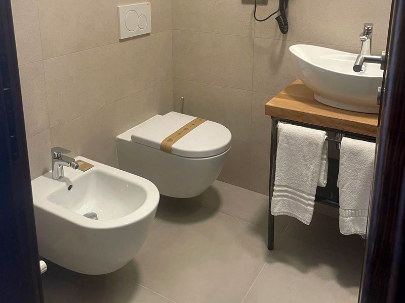 Hotel La Torre — Bathroom