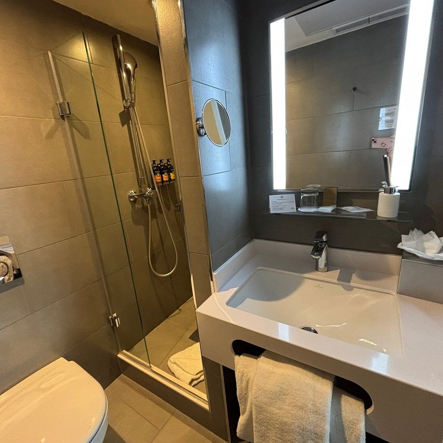 Hotel La Villa des Ternes — Bathroom