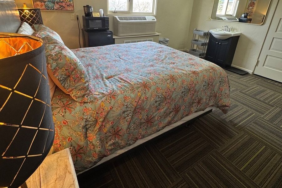 Hotel Labonte — Guest room