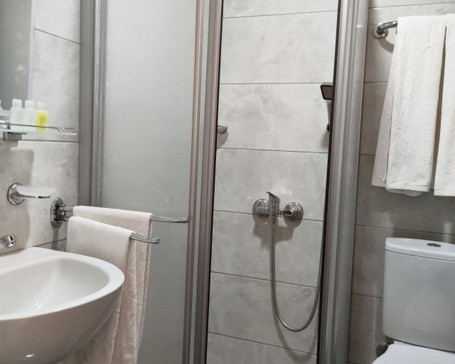 Hotel Lago Di Salda — Bathroom