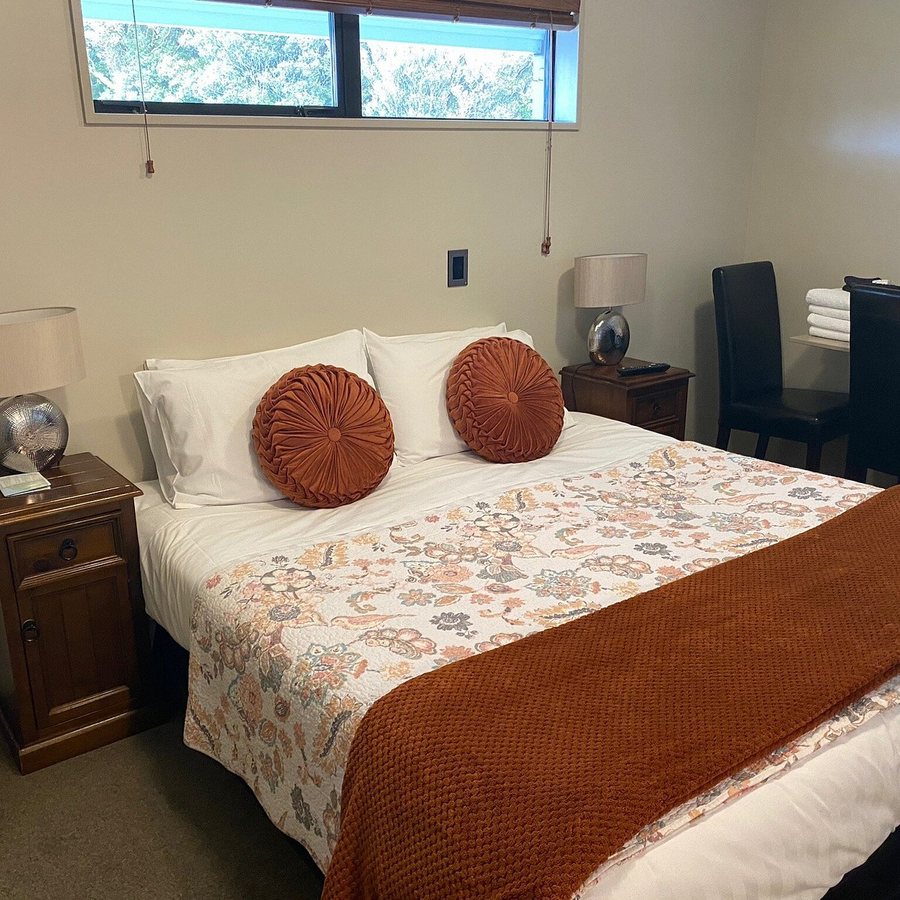 Hotel Lake Brunner — Guest room