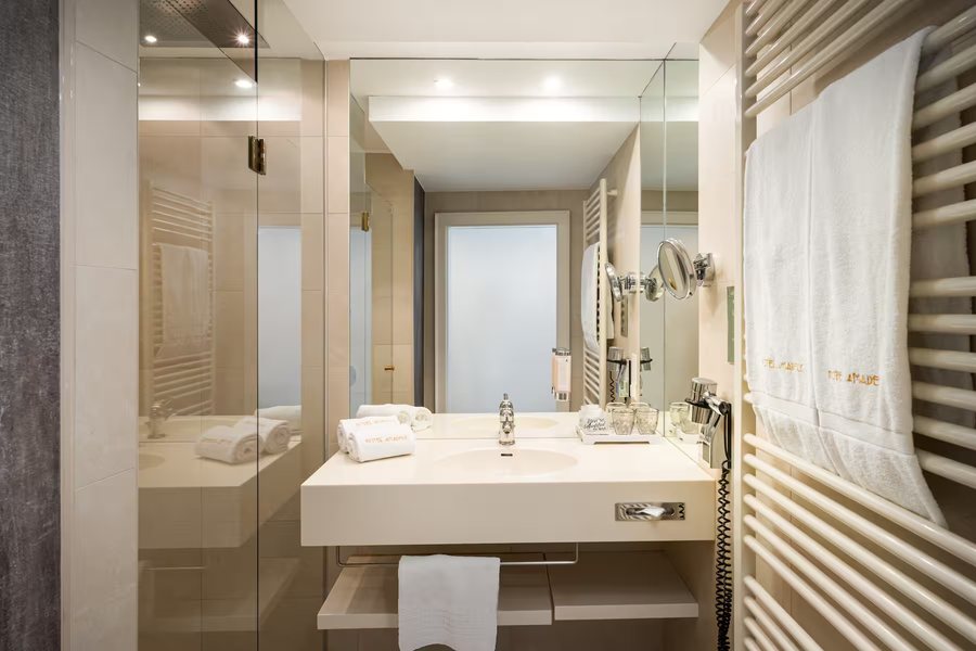 Hotel Lamee — Bathroom