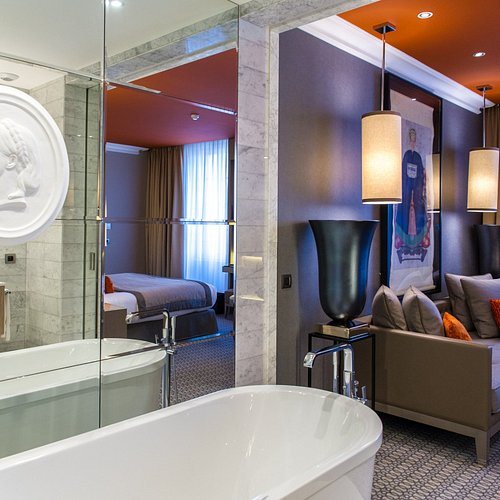 Hotel Laperouse des Cordeliers — Bathroom