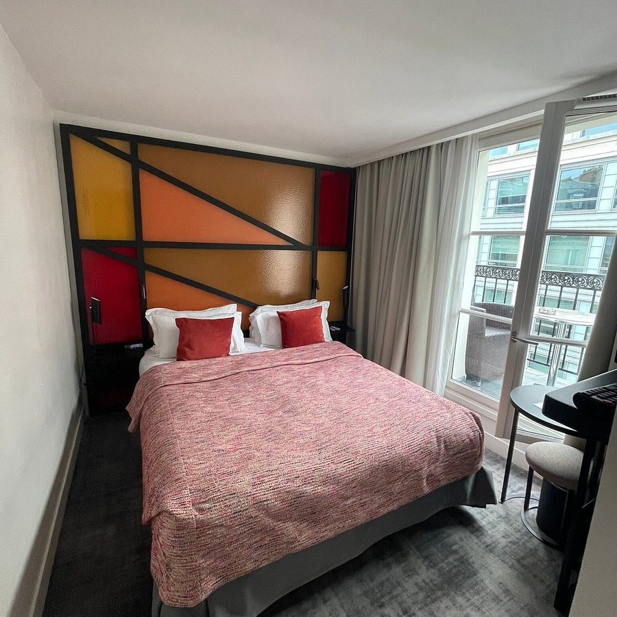Hotel Le 12 — Guest room