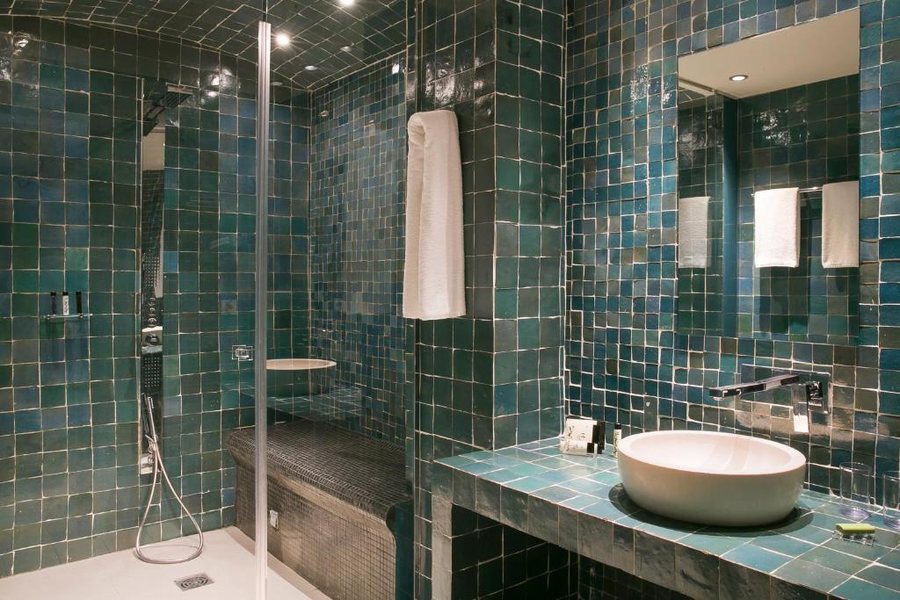 Hotel Le Bellechasse Saint Germain — Bathroom