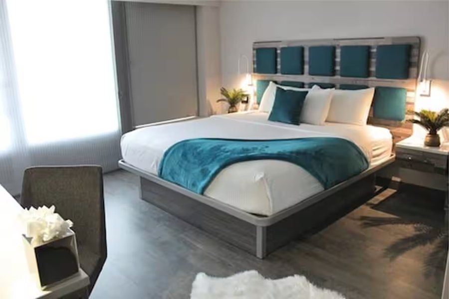 Hotel Le Bleu — Guest room