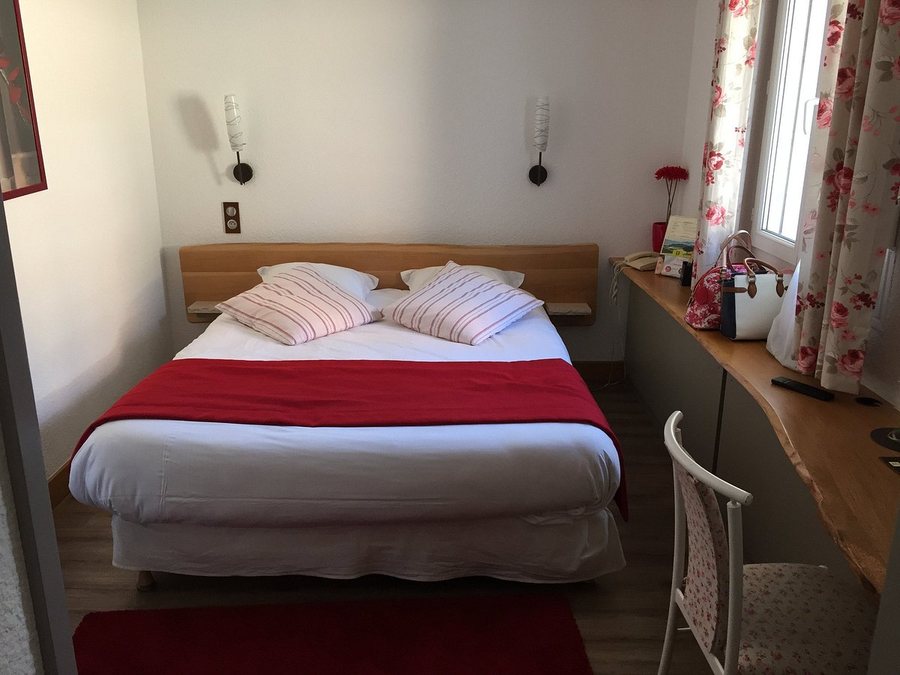 Hotel Le Cheval Rouge — Guest room