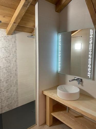 Hotel Le Lac — Bathroom