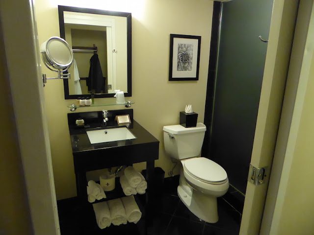 Hotel Le Marais — Bathroom