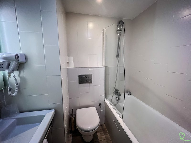 Hotel Le Mouton Blanc — Bathroom
