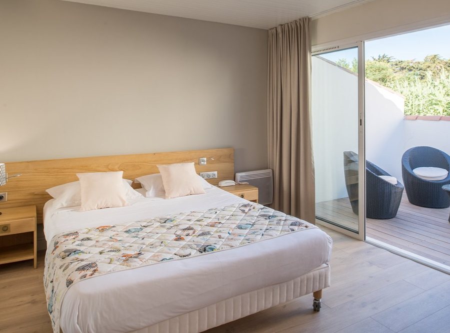 Hotel Le Peu Breton — Guest room