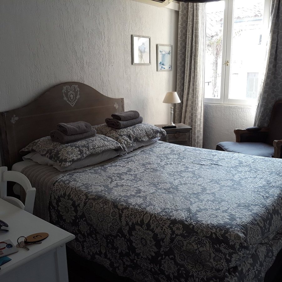 Hotel Le Provencal — Guest room