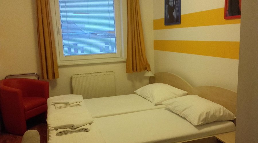 Hotel Lenas West — Guest room