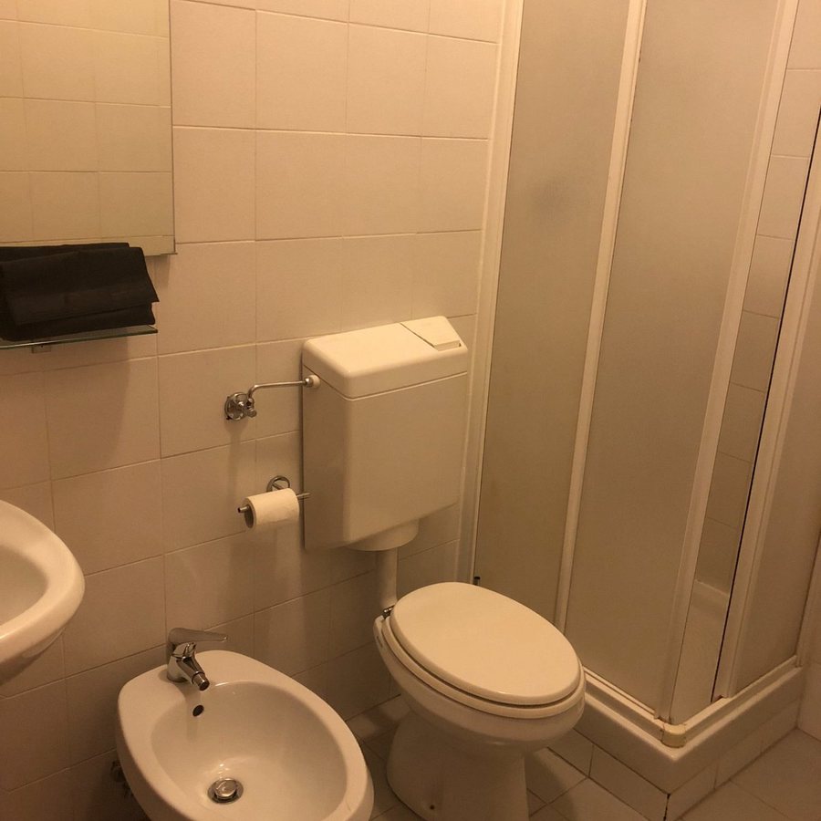 Hotel Leopolda — Bathroom