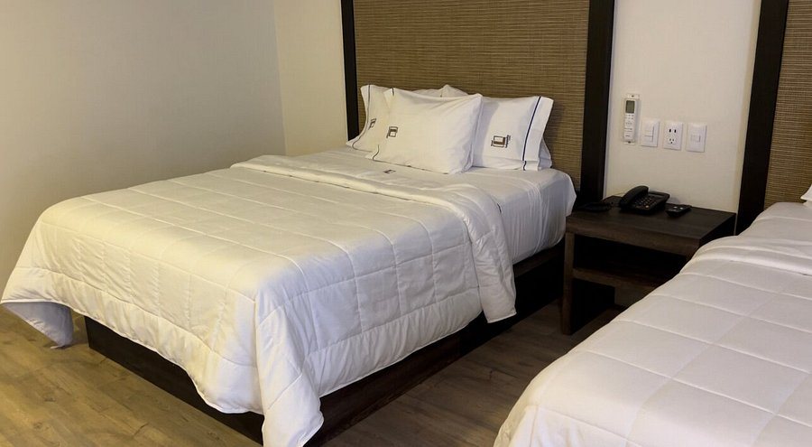 Hotel Lepanto — Guest room