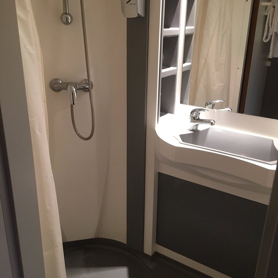 Hotel Les 2 Coteaux — Bathroom
