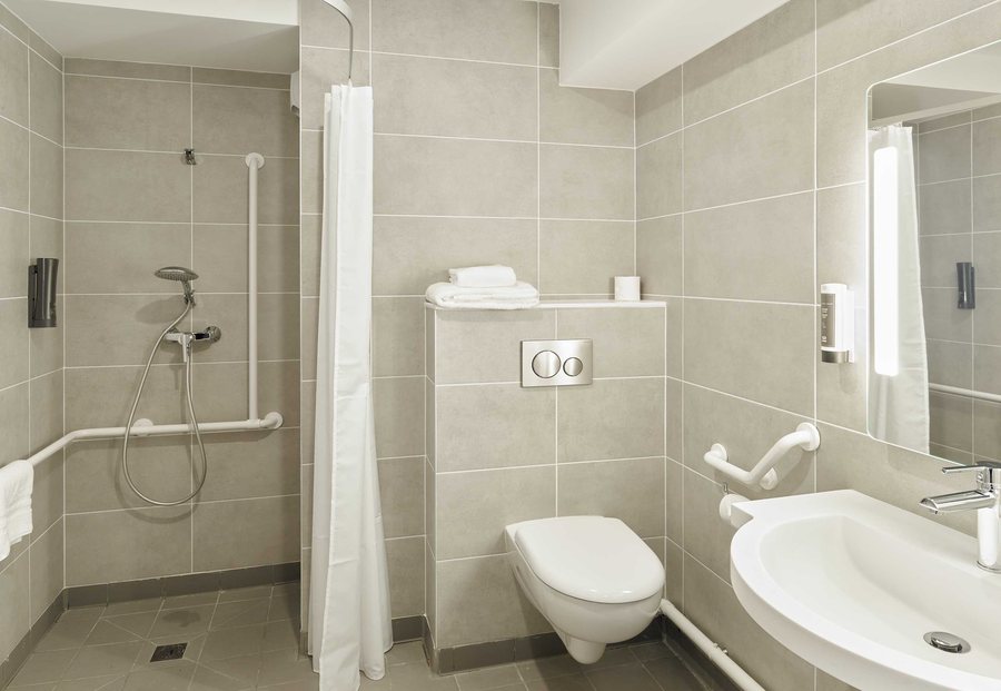 Hotel Les Grains d Argent — Bathroom