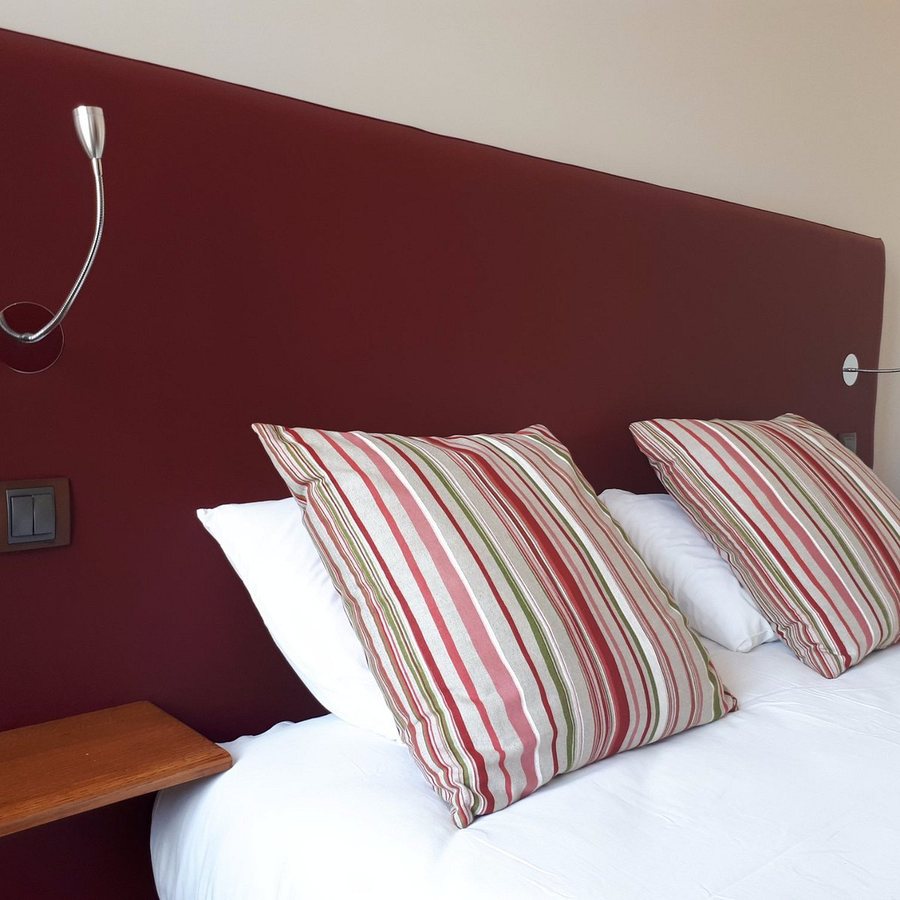 Hotel Les Trois Maures — Guest room