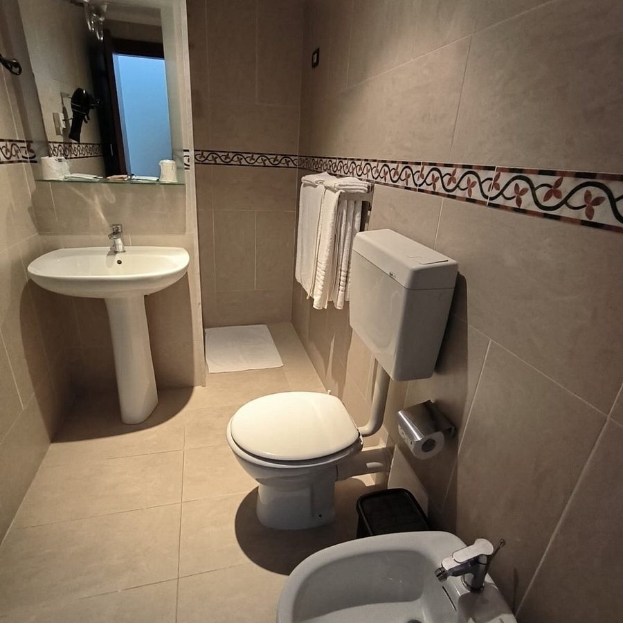 Hotel Lido Vetrana — Bathroom