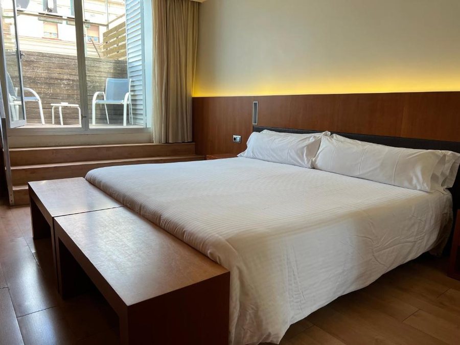 Hotel Lleo — Guest room