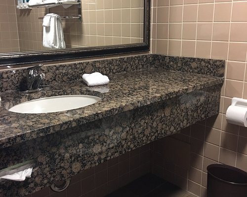 Hotel Lotus — Bathroom