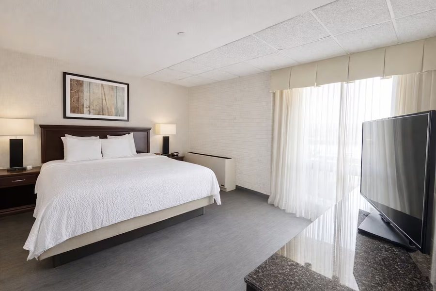 Hotel Lotus — Guest room