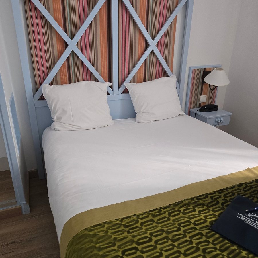 Hotel Louvre Bons Enfants — Guest room