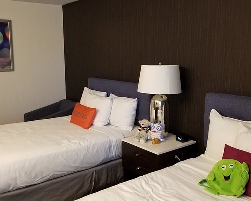 Hotel Lucent — Guest room
