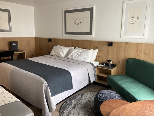 Hotel Lumberjack — Guest room