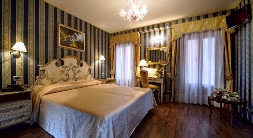 Hotel Lux — Guest room