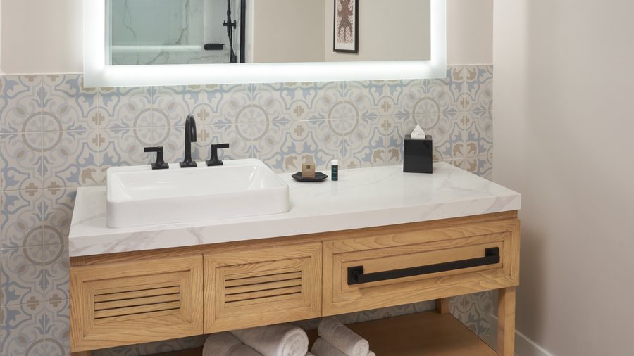Hotel Luz — Bathroom