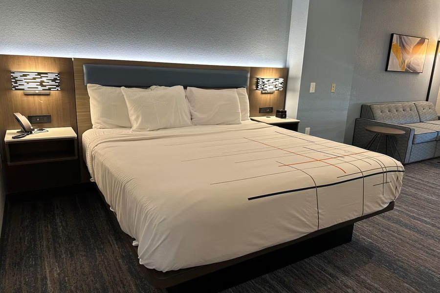 Hotel Macon GA West — Guest room