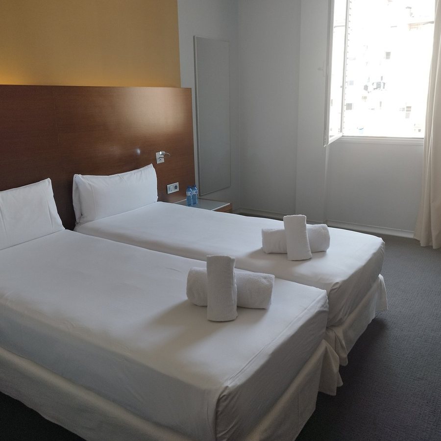 Hotel Madanis — Guest room