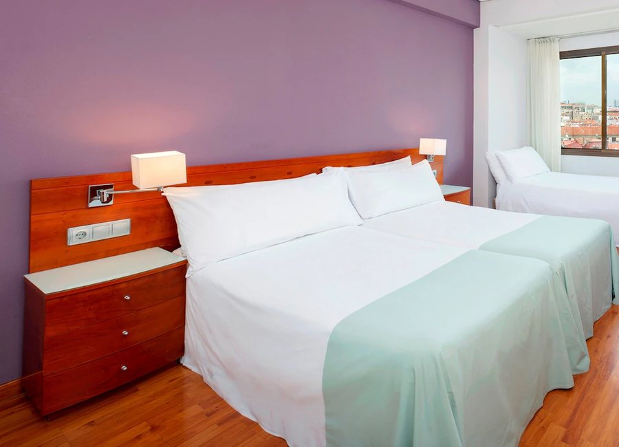 Hotel Madrid Centro Affiliated by Melia — Guest room