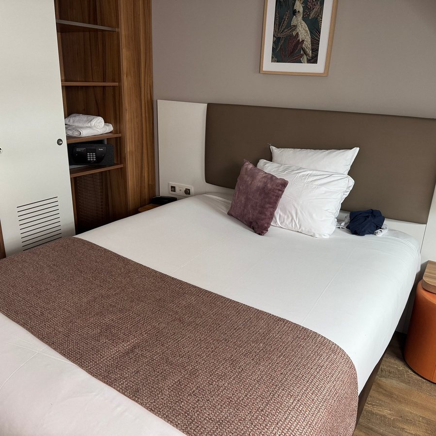 Hotel Magenta 38 by HappyCulture — Guest room
