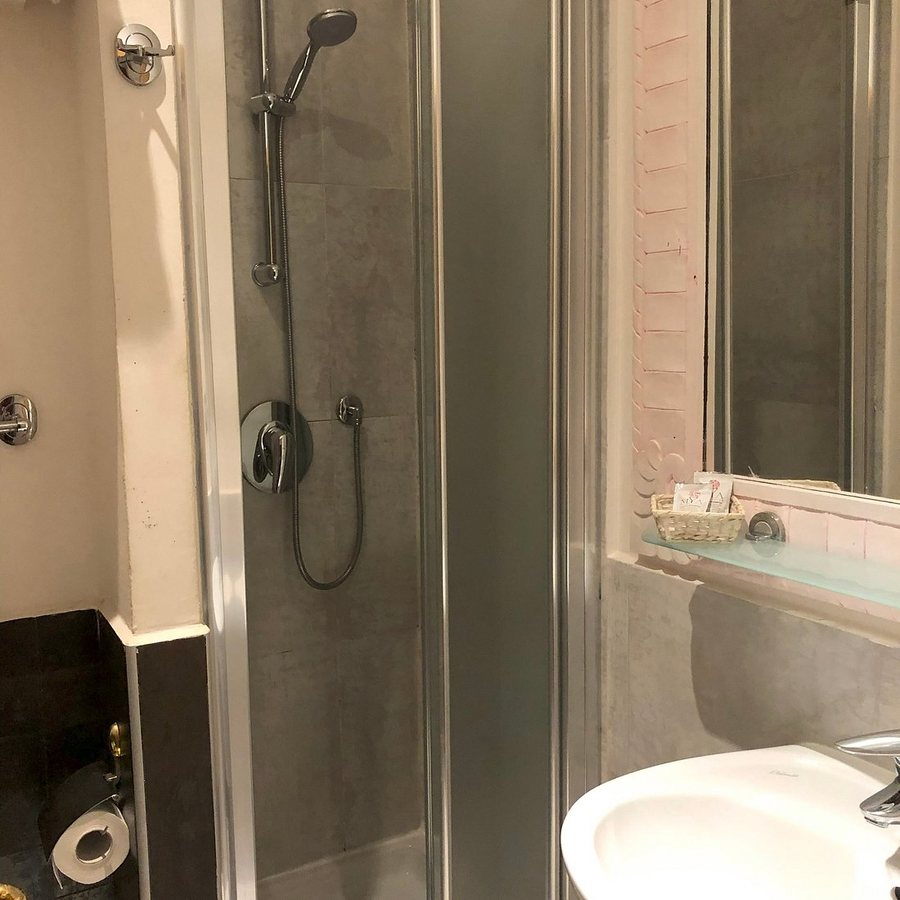 Hotel Marcantonio — Bathroom