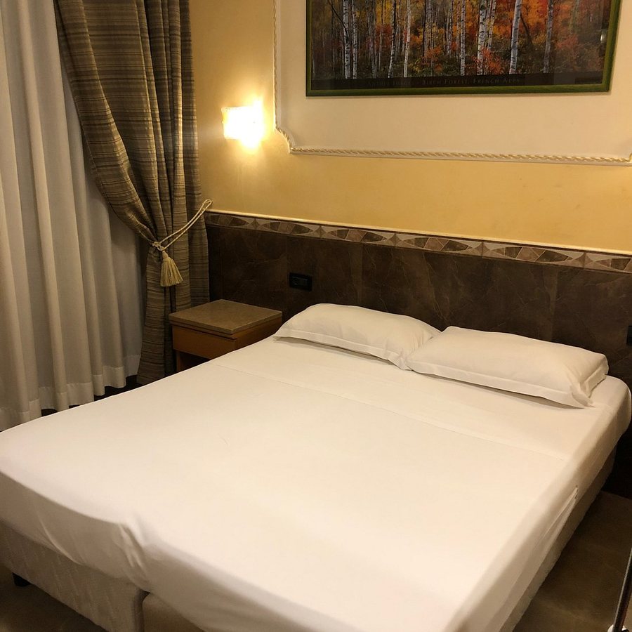 Hotel Marco Polo — Guest room
