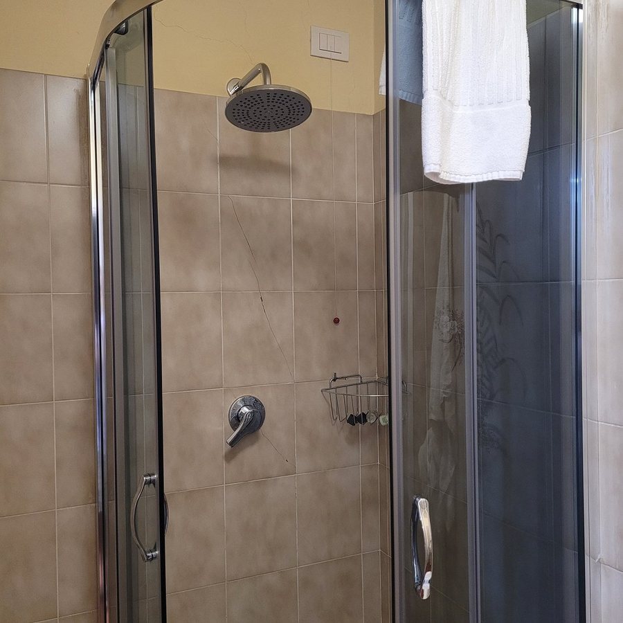 Hotel Mario s — Bathroom