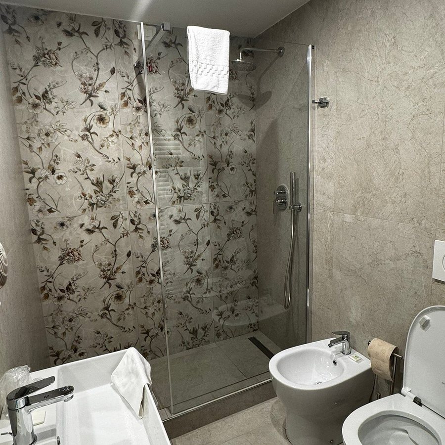 Hotel Martelli Florence — Bathroom