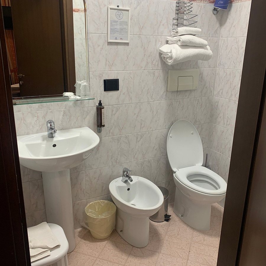 Hotel Masaccio — Bathroom