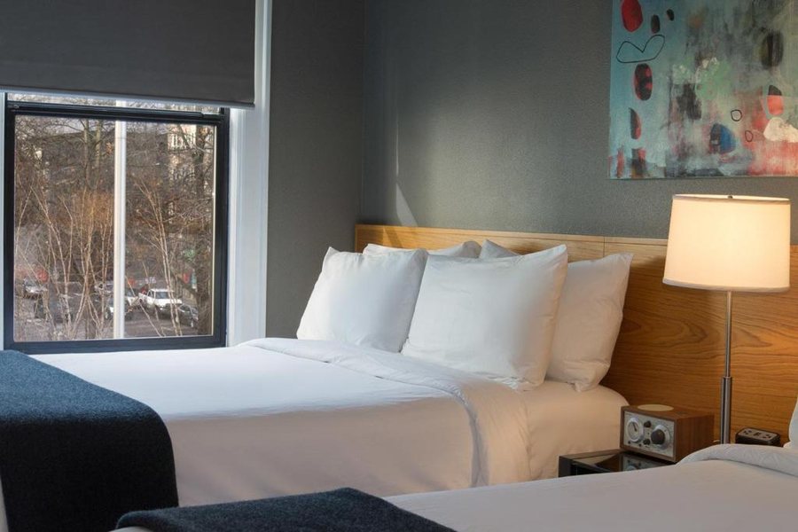 Hotel Max — Guest room