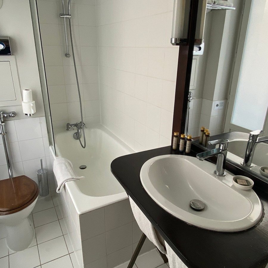 Hotel Maxim Quartier Latin — Bathroom