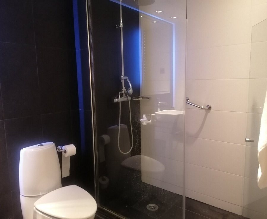 Hotel Medinaceli Barcelona Catalonia — Bathroom
