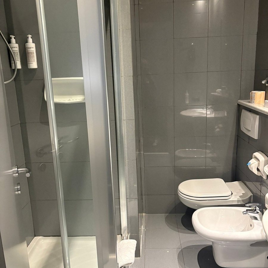 Hotel Mediolanum Milan — Bathroom
