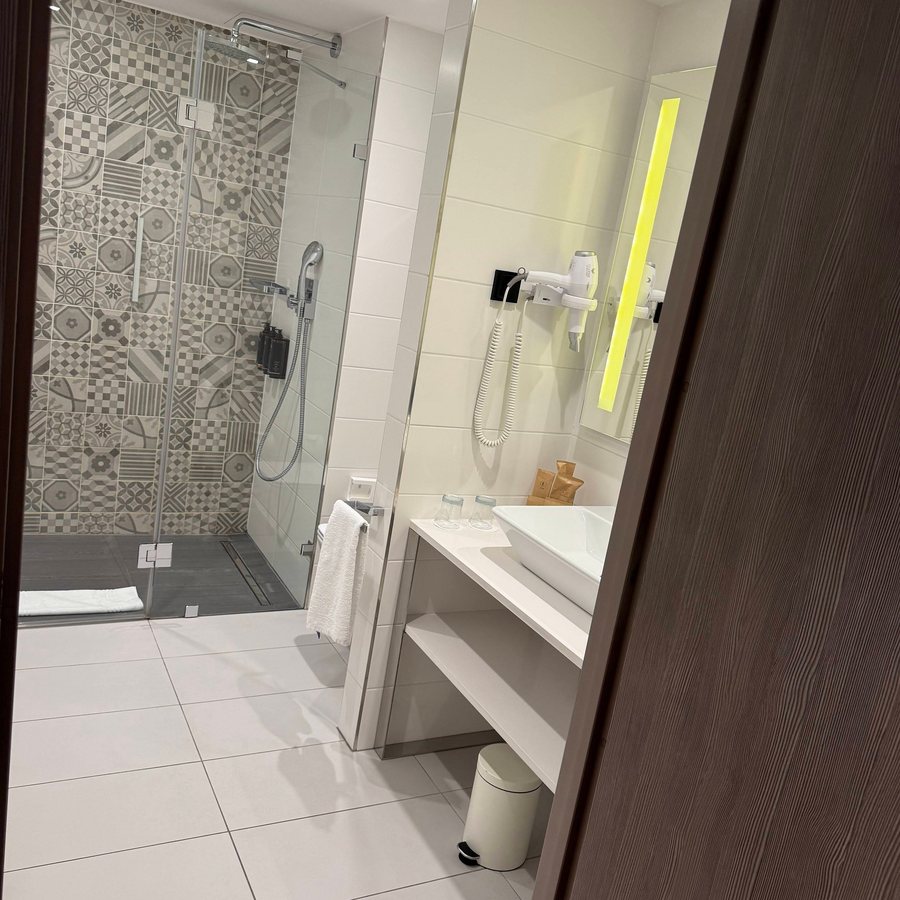 Hotel Mercure Krakow Stare Miasto — Bathroom