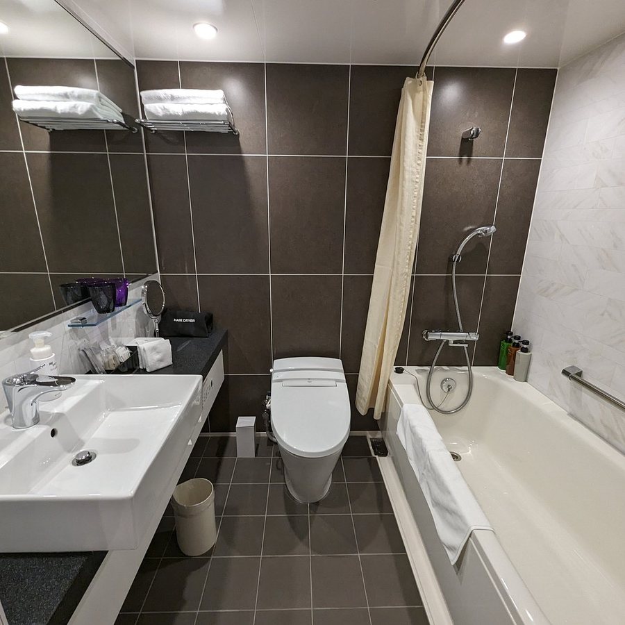 Hotel Metropolitan Edmont Tokyo — Bathroom