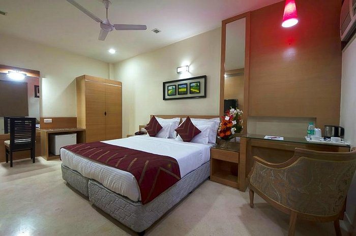 Hotel Metropolitan — Guest room