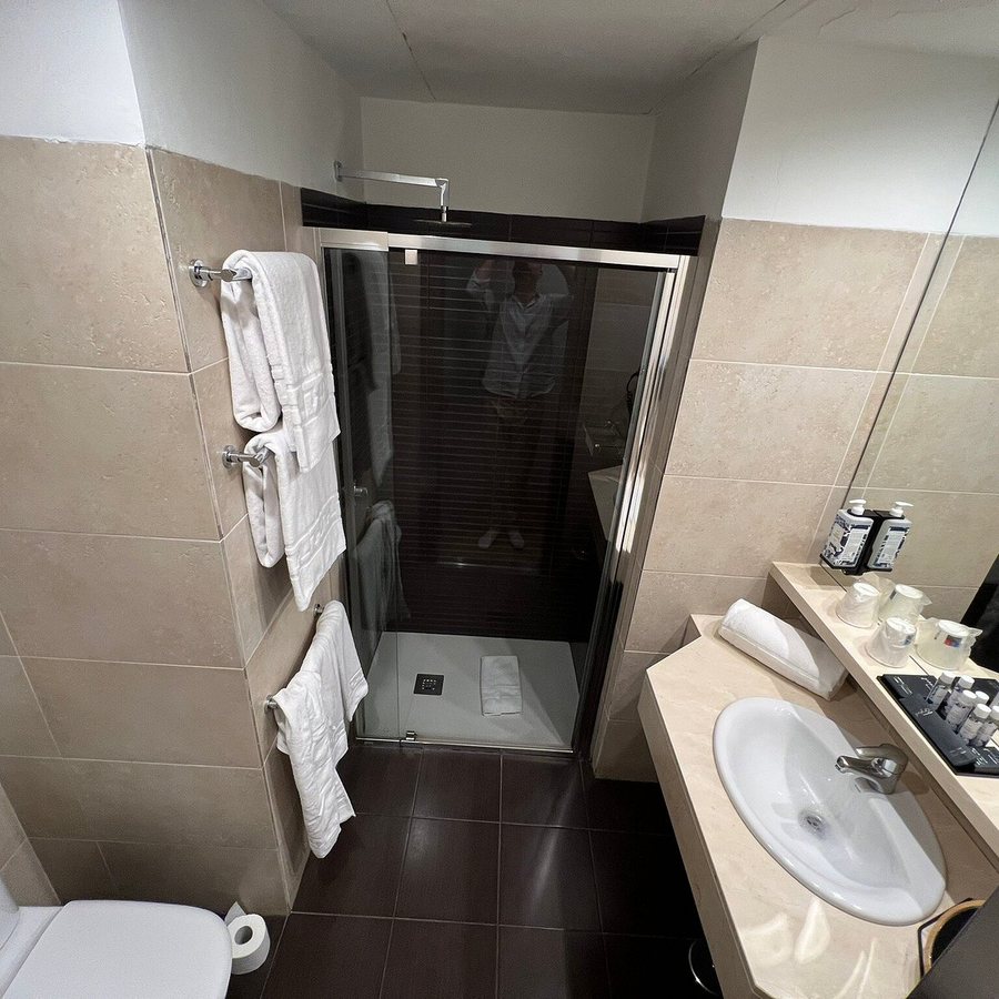 Hotel Miau — Bathroom