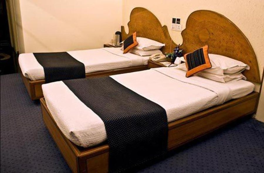Hotel Midtown Pritam — Guest room