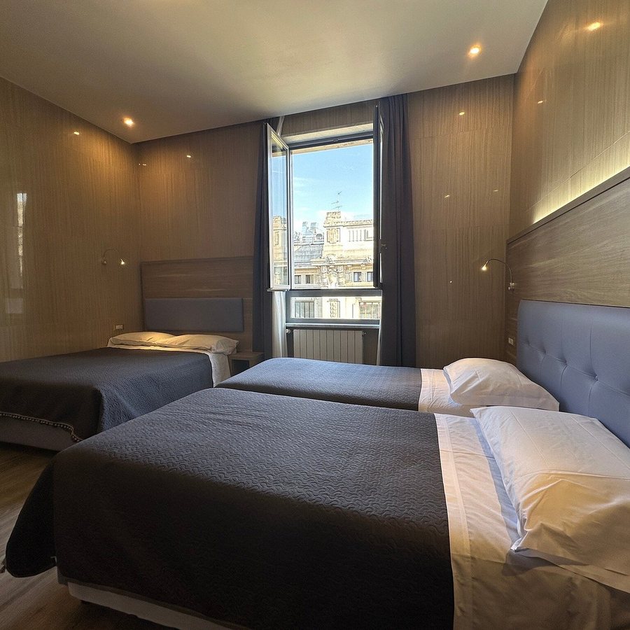 Hotel Midway — Guest room